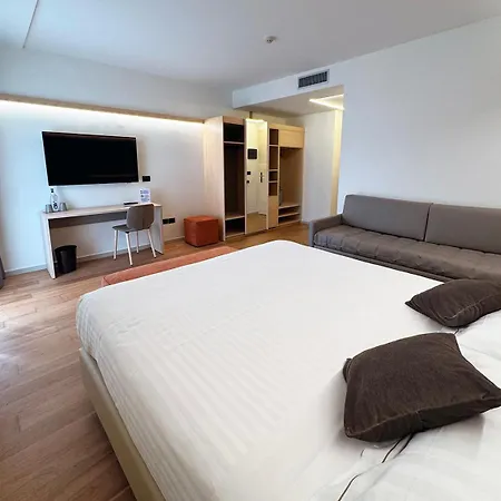 Letizia Otel Bardolino