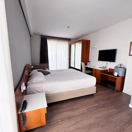 Otel Letizia 3*