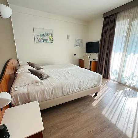 Letizia Otel Bardolino