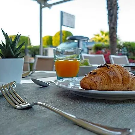 Letizia Otel 3*
