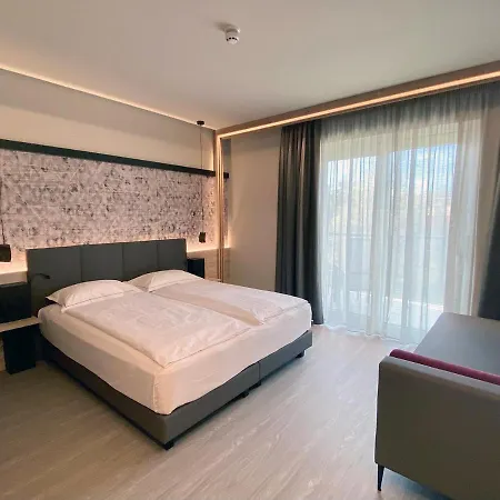 莱蒂齐亚别墅酒店 巴多利诺